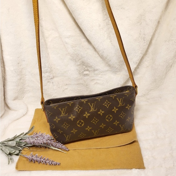 Authentic Louis Vuitton Trotteur Crossbody shoulder bag - Picture 12 of 16